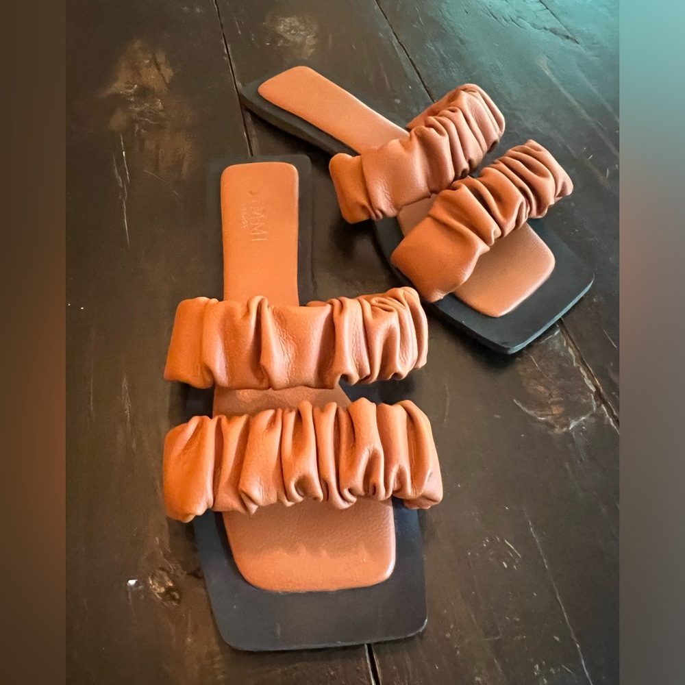 SIMMI London Flats / Slides / Sandals - size 9.5 (8 UK)
